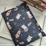 Funda colección animales cute: Oso en el espacio